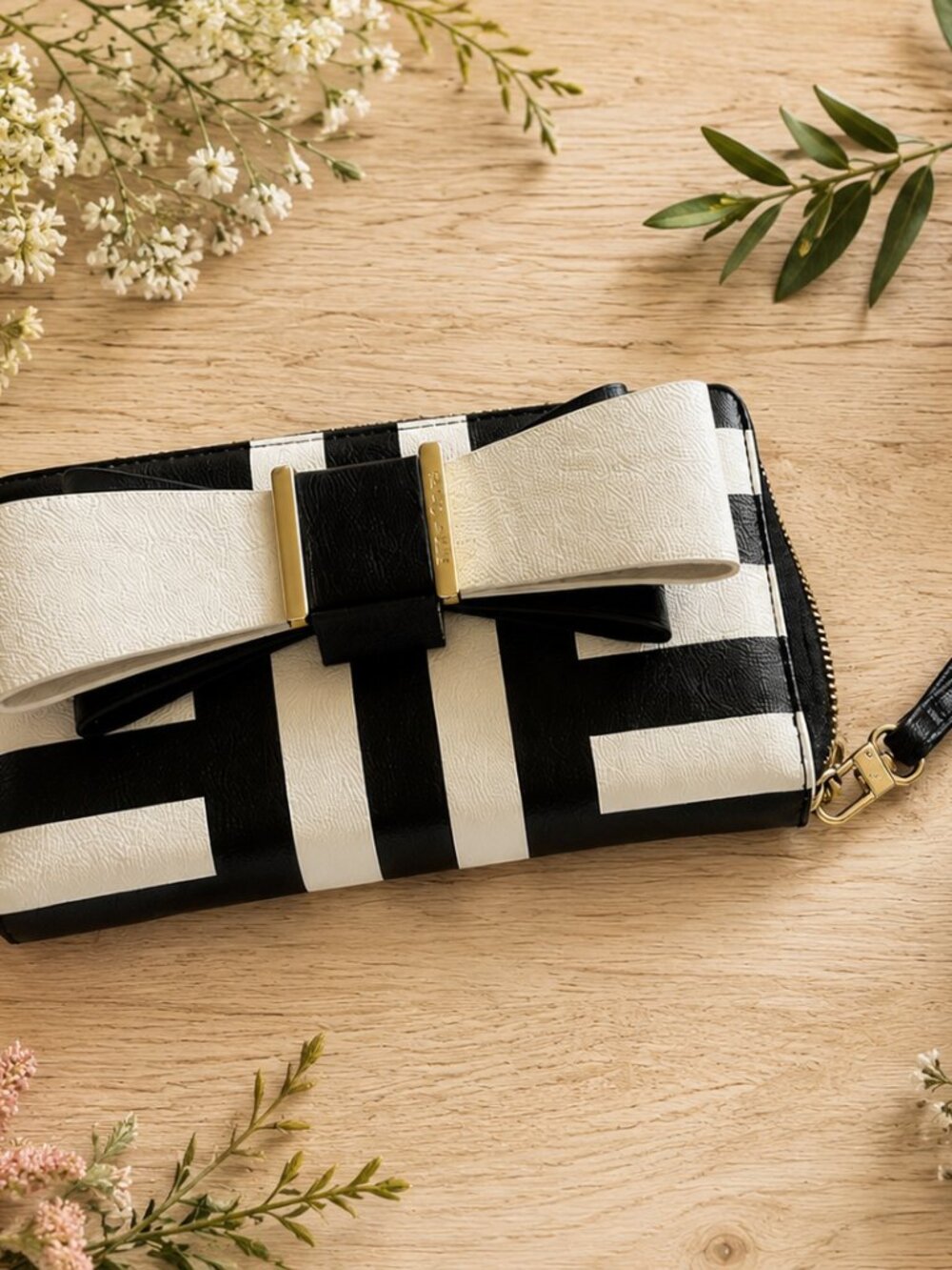Betsey Johnson Black & White Bow Zip Around Wallet Wristlet | Hot Pink Interior